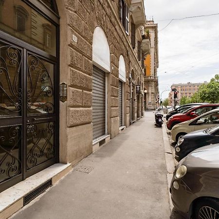 Appartamento Flora Metro Vittorio Rome Exterior photo